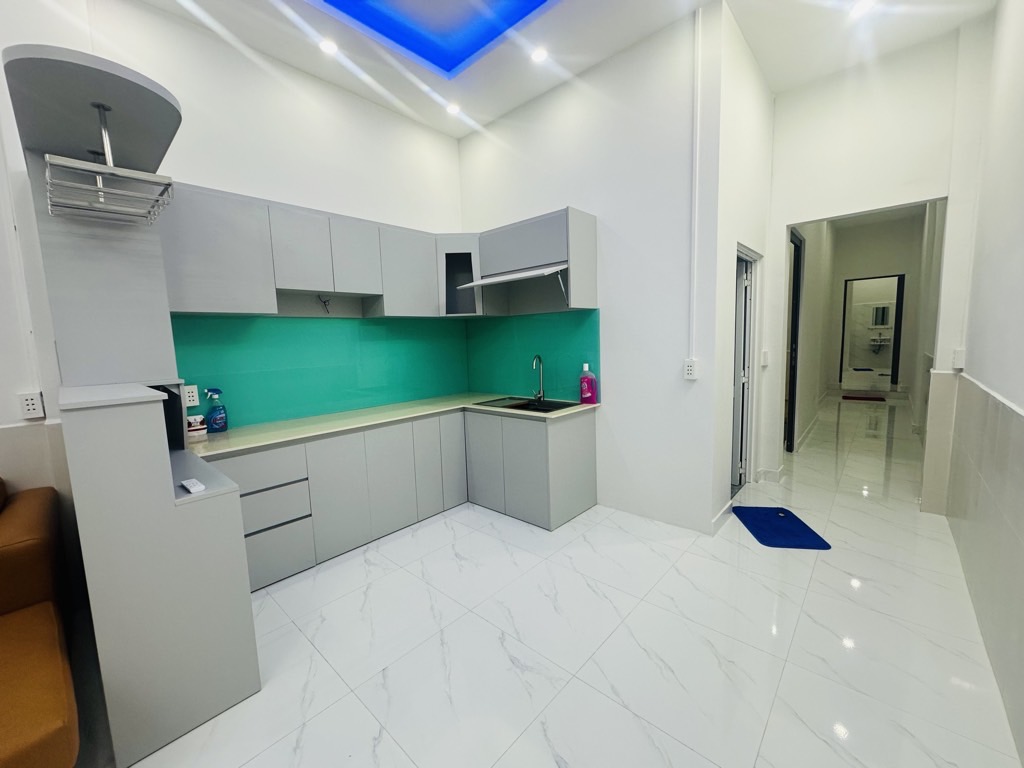 NHÀ ĐẸP VỊ TRÍ TRUNG TÂM QUẬN 9 - XÁCH VALI VÀO Ở NGAY